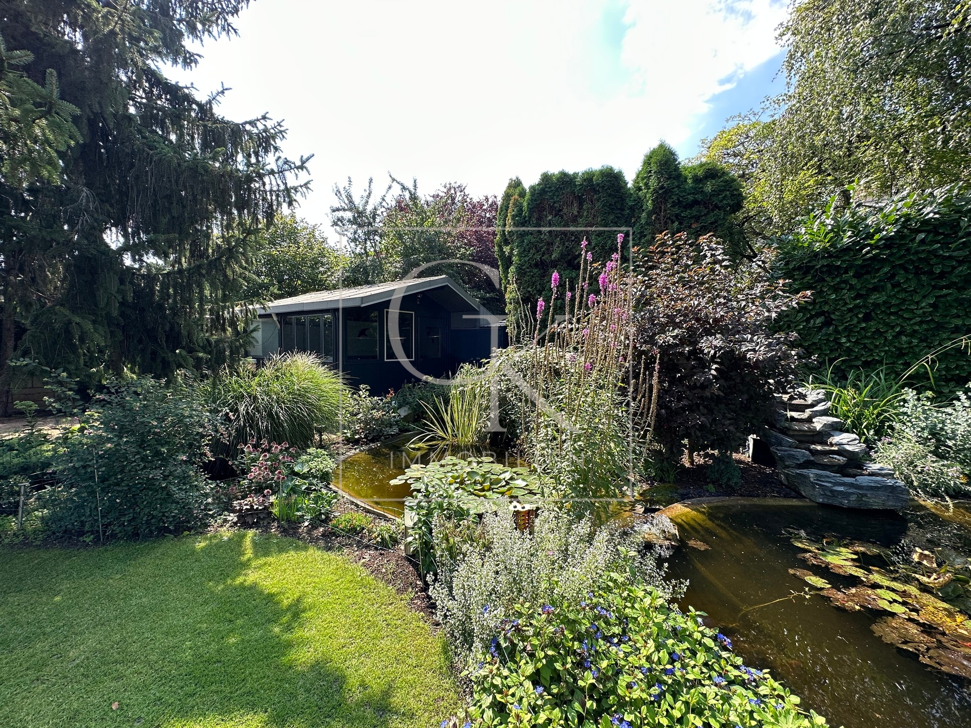 Garten mit Teich