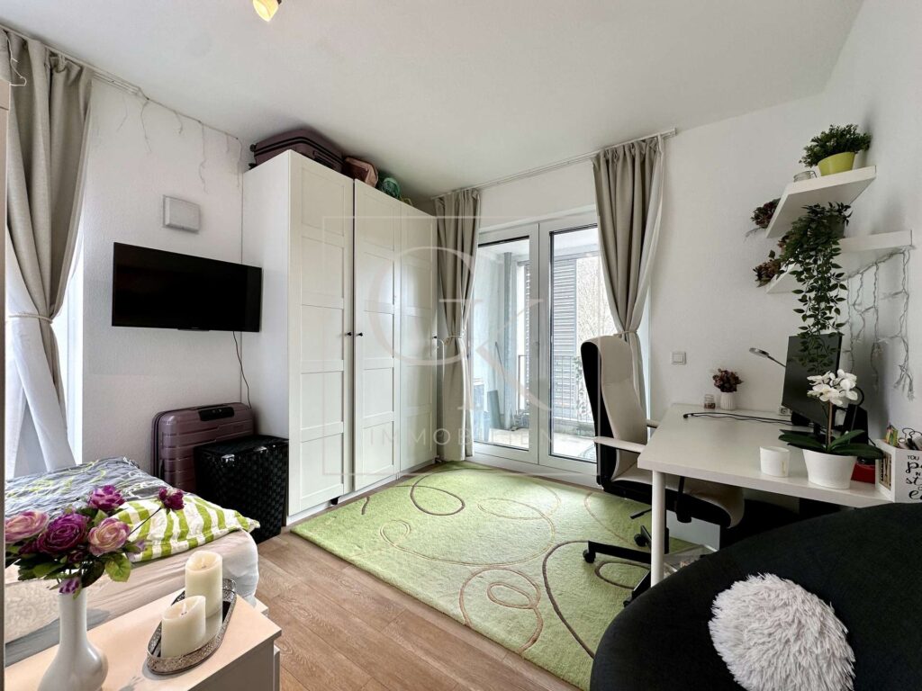 Schlafzimmer l mit Loggia 2.OG