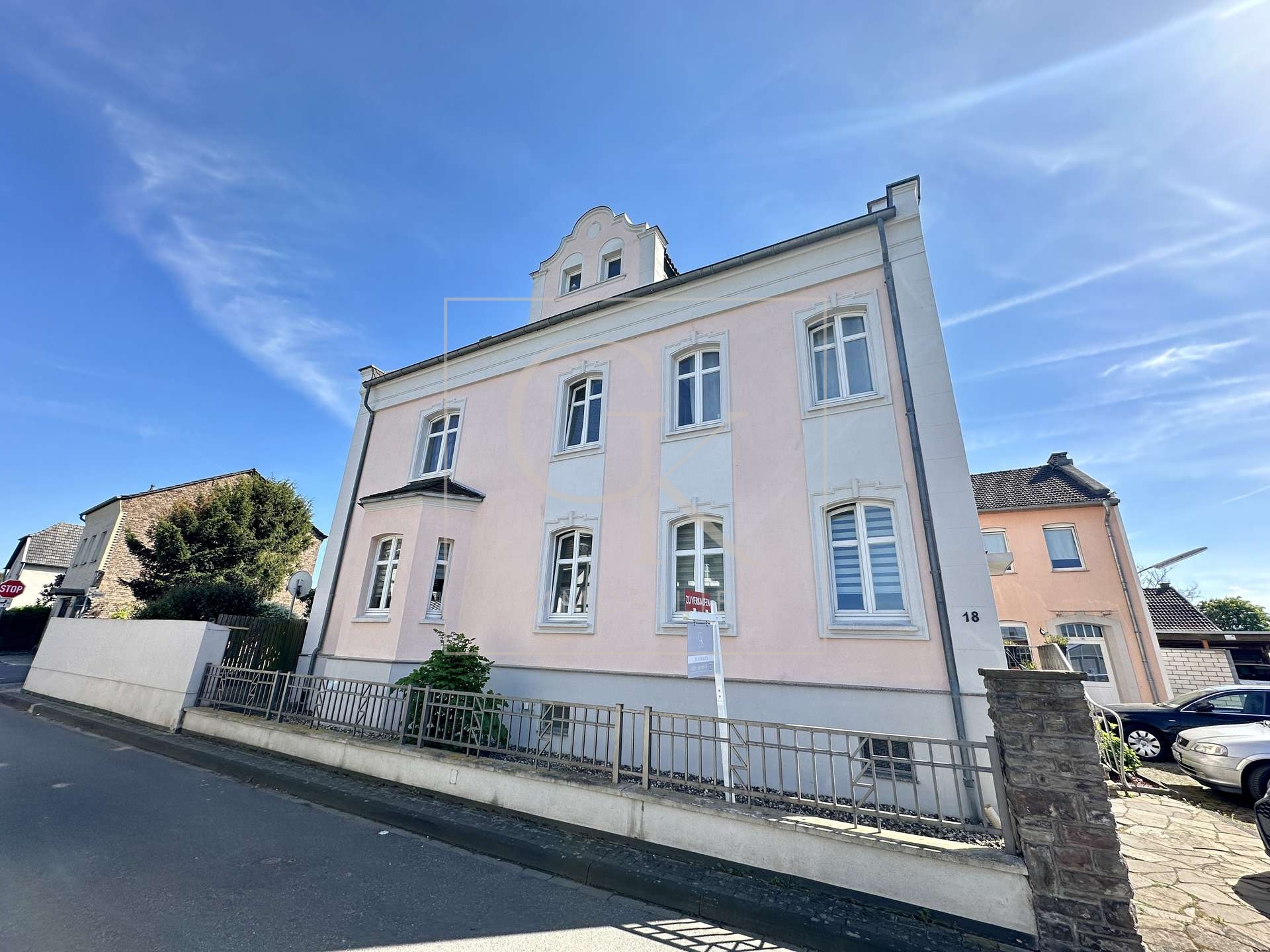 Dreifamilienhaus